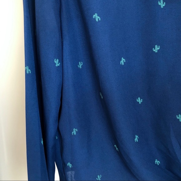 Socialite blue cactus print tie front blouse small - Picture 5 of 8